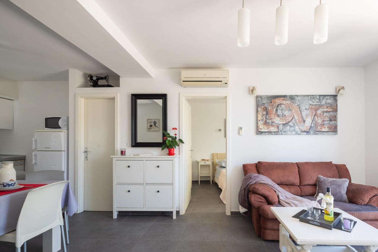 Seaside Apartment Kamelia Mimice Buitenkant foto